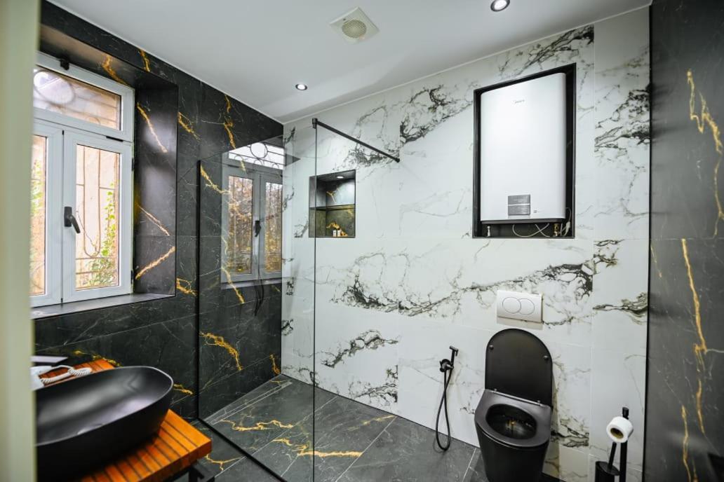 Mon Ami Boutique Hotel Shkodër エクステリア 写真