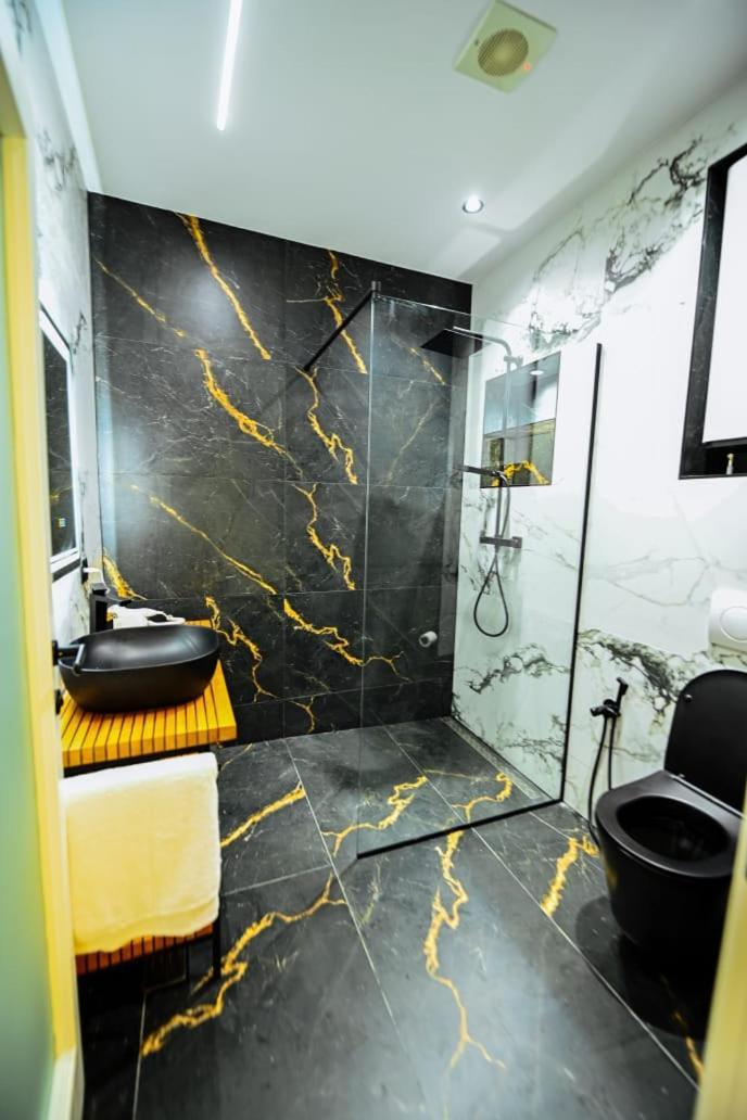 Mon Ami Boutique Hotel Shkodër エクステリア 写真