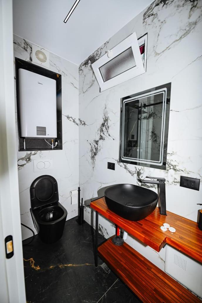 Mon Ami Boutique Hotel Shkodër エクステリア 写真