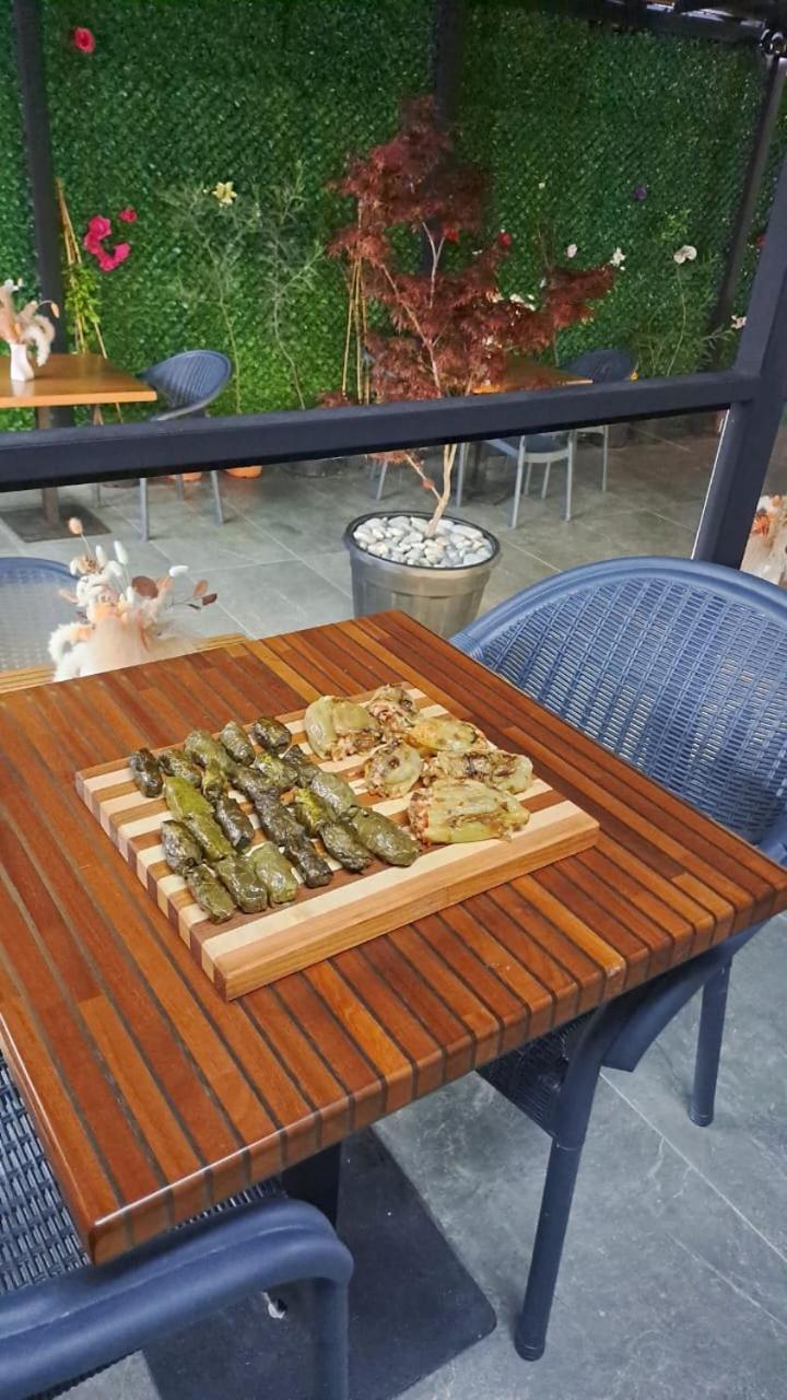 Mon Ami Boutique Hotel Shkodër エクステリア 写真